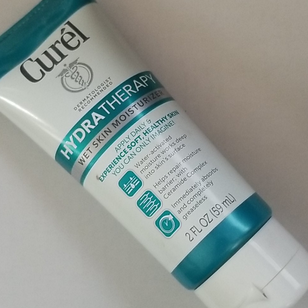 Curél Hydratherapy Wet Skin Moisturizer